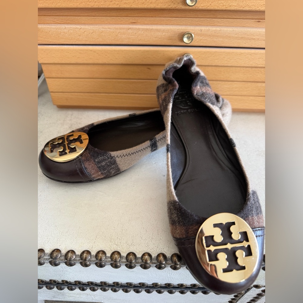 Tory Burch Plaid Wool Cap Toe Ballet Flats Brown Gold Logo Size 7M